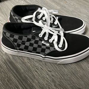 Vans pixelated checker pattern sneaker. Men’s size 8.5/Women’s size 10